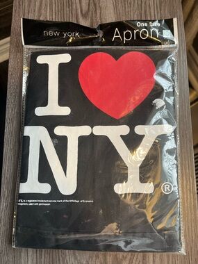 I ❤️ NY Apron New York Souvenir Sealed Giftable One Size Black Red Heart NYC